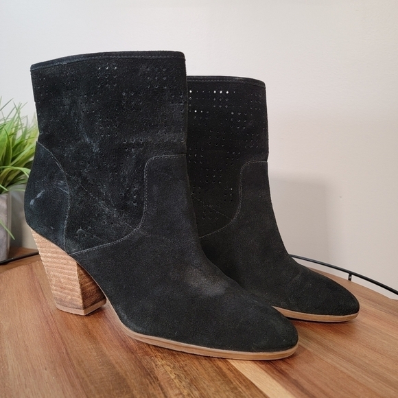 Enzo Angiolini | 6 Black Suede Gettup Boot Perforated Booties - Picture 6 of 13